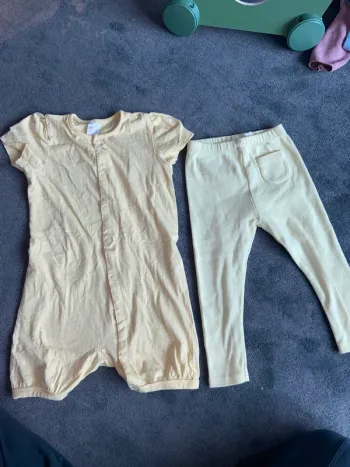 Lot de deux vêtements