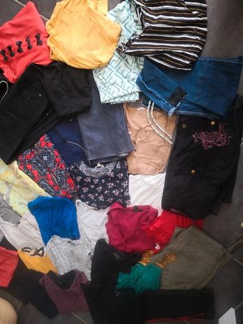 Gros Lot de vêtement femme 57 pièces