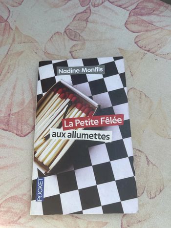 La petite fêlée aux allumettes