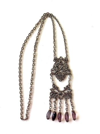 Long collier et pendentif argentés
