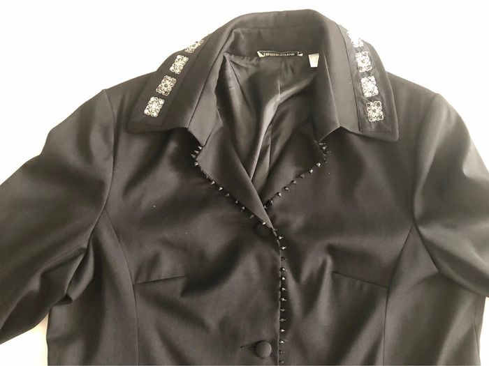 AN124- Manteau noir chic avec strass et perles T 50 (48-50) porté 1 soirée - photo numéro 7