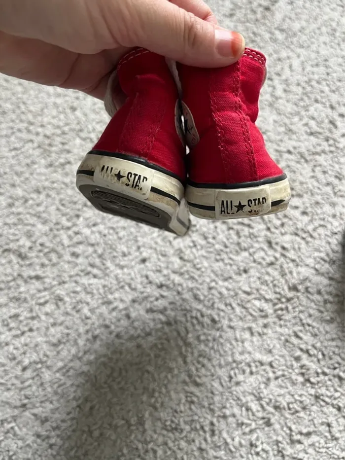 Converses rouge - photo numéro 4