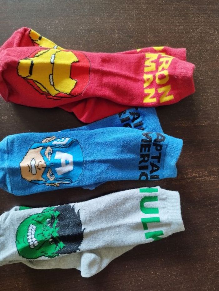 Lot 3 chaussettes avengers