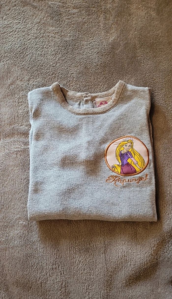 Pull Gris Raiponce disney taille 3 ans
