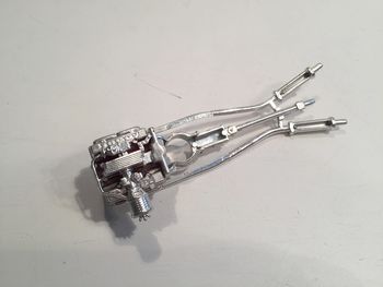 Ligne échappement pièce détachée miniature Chevrolet Corvette 1957 1/24 burago #A17