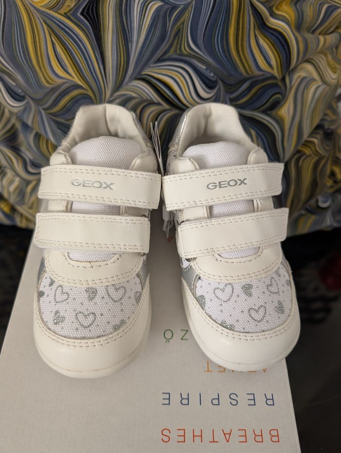 Chaussures fille. Taille 22. Neuf. Geox - photo numéro 6