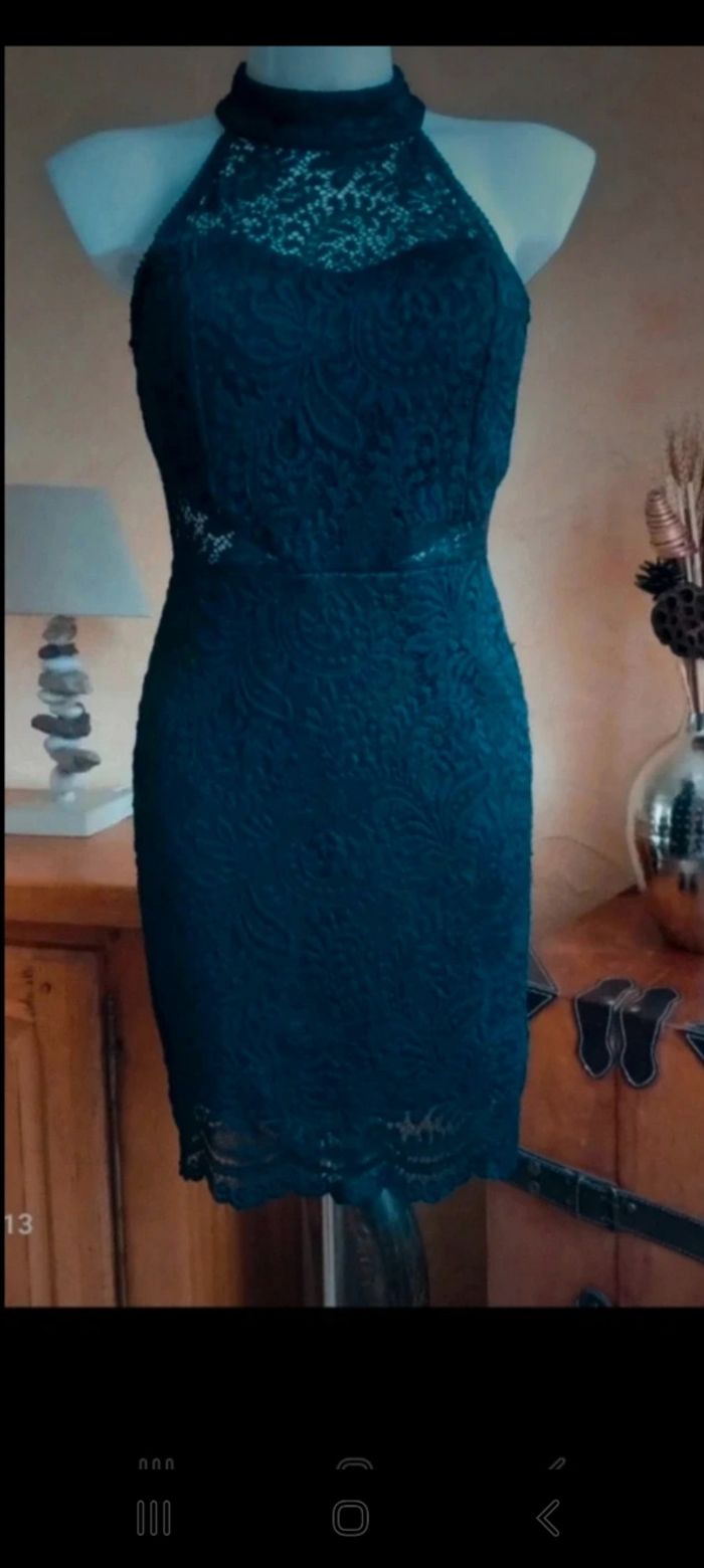 Petite robe noire en dentelle