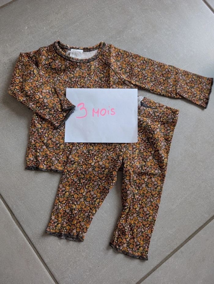 Ensemble haut manches longues et pantalon