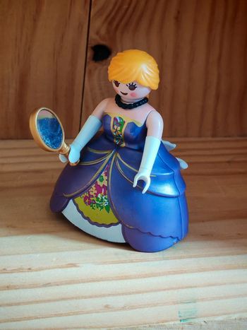 Playmobil personnage princesse couleur violette