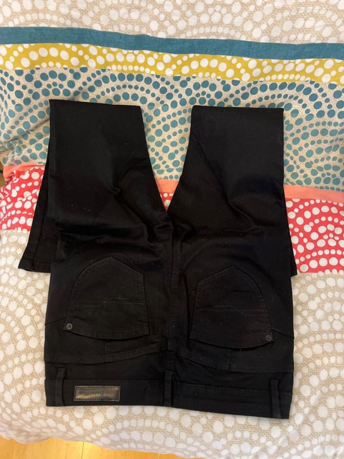 Jean noir - photo numéro 3