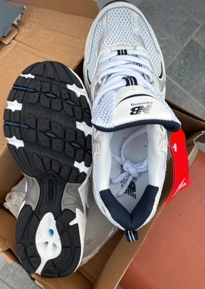 New Balance 530 taille 39.5 - photo numéro 7
