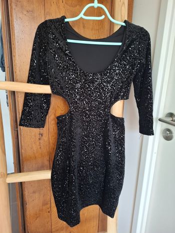 Robe noire manches longues pailletée