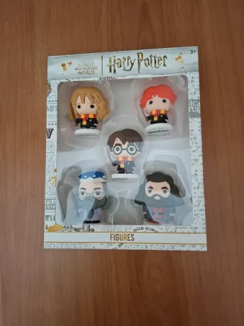 coffret neuf figurines "harry potter"