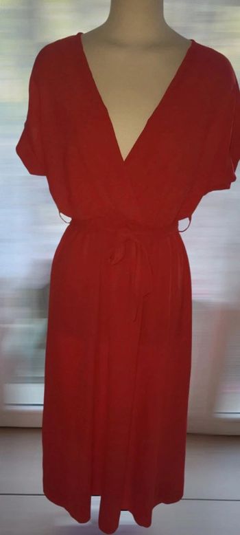 Élégante robe rouge avec ceinture – Parfaite pour toutes occasions