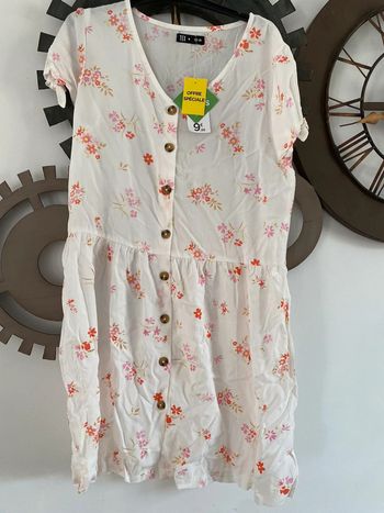 Robe 13/14 ans neuve