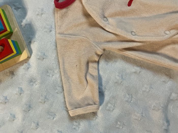 pyjama grenouillère en velours beige et rouge ouverture devant 1 mois les chatounets - photo numéro 7