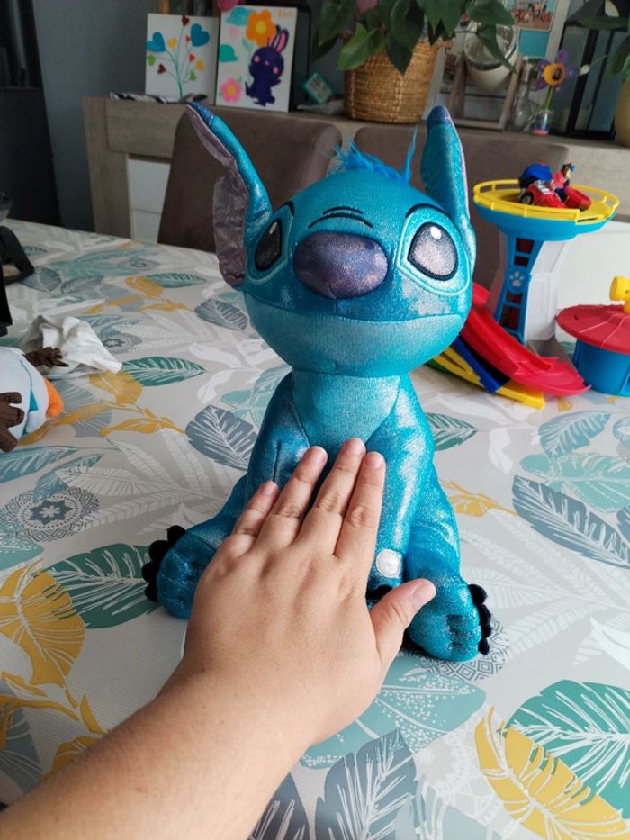 Grosse peluche musicale Stitch - photo numéro 3