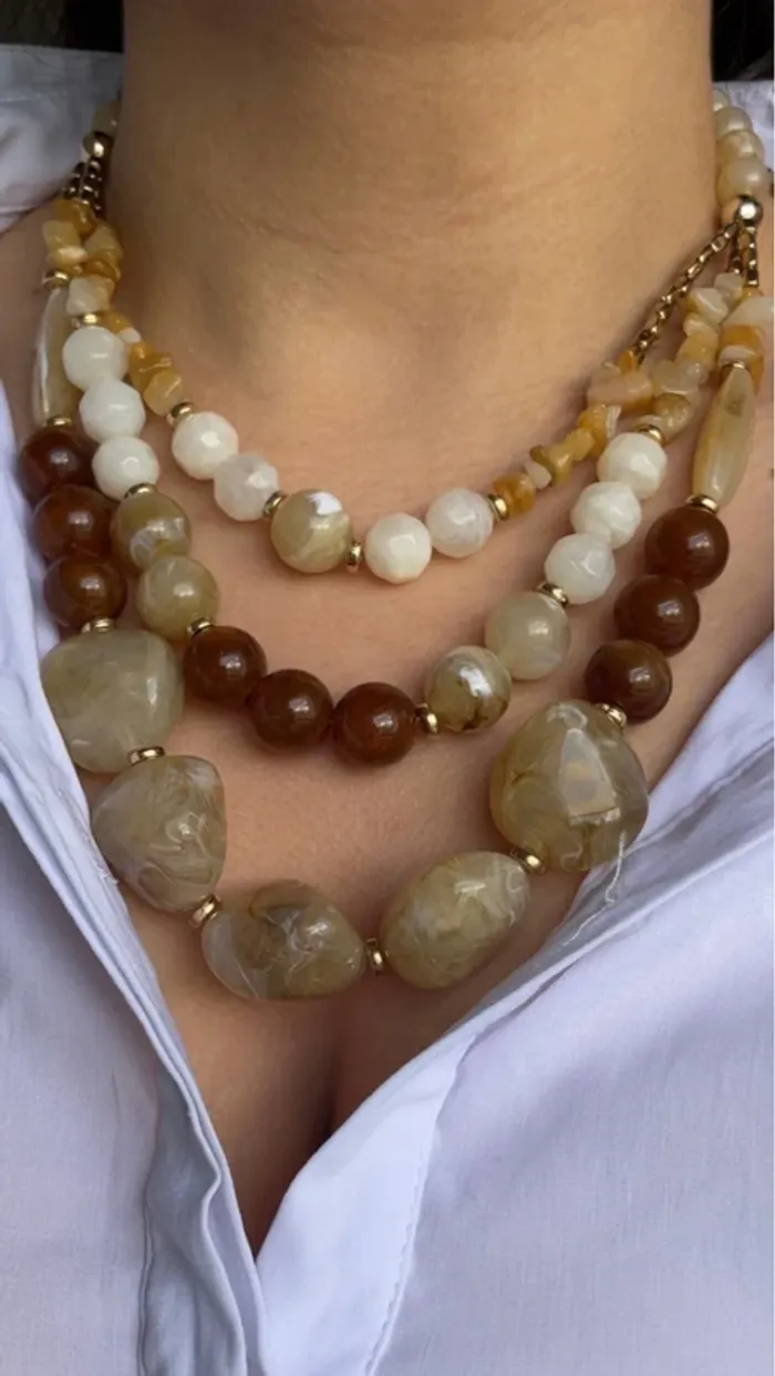 Collier Weekend MaxMara en pierres naturelles tons miel et crème - photo numéro 4