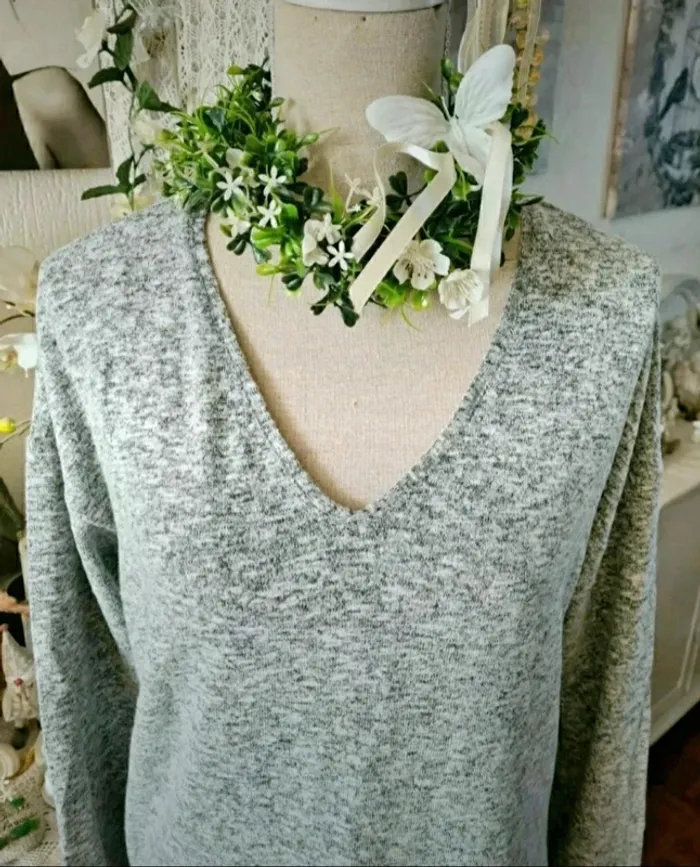 Pull fin dentelle col V Zara Taille M Neuf - photo numéro 2