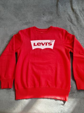 Sweat LEVIS