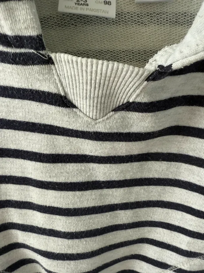 Sweat à capuche 2/3 ans - photo numéro 4