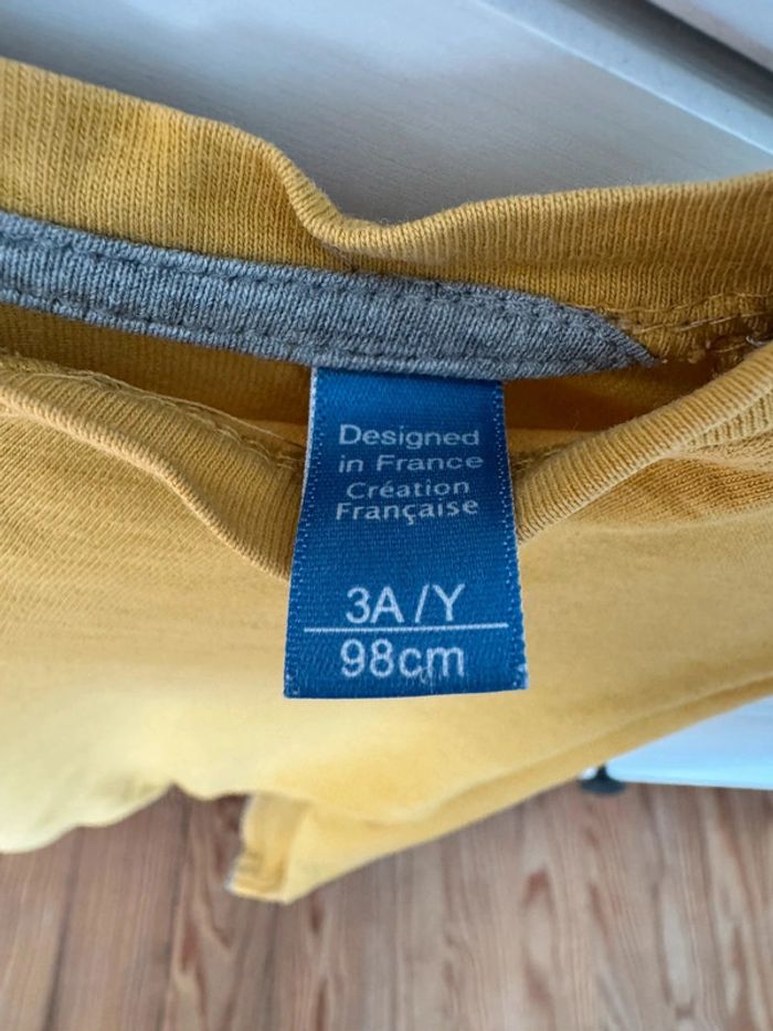 T-shirt jaune || Okaïdi || 3 ans - photo numéro 3