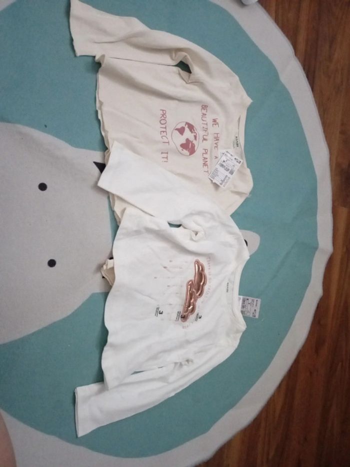 Lot 2 t-shirts manches longues neufs 3 ans