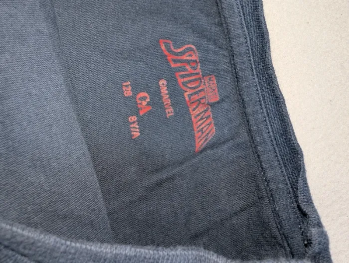 Tee-shirt marvel spiderman 8 ans - photo numéro 3