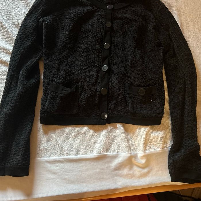 Gilet noir à trous - photo numéro 3