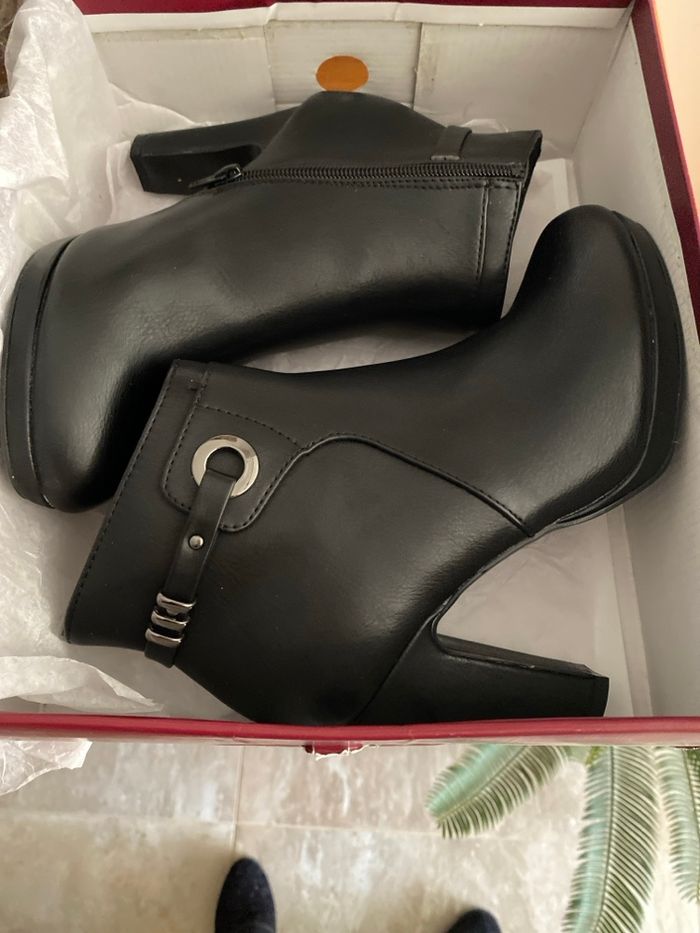 Bottine noire T 38 - photo numéro 4