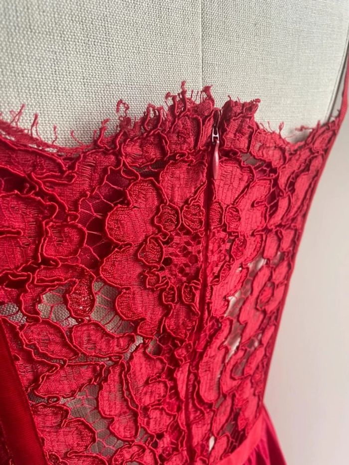 Robe rouge satin & dentelle sur mesure - photo numéro 10