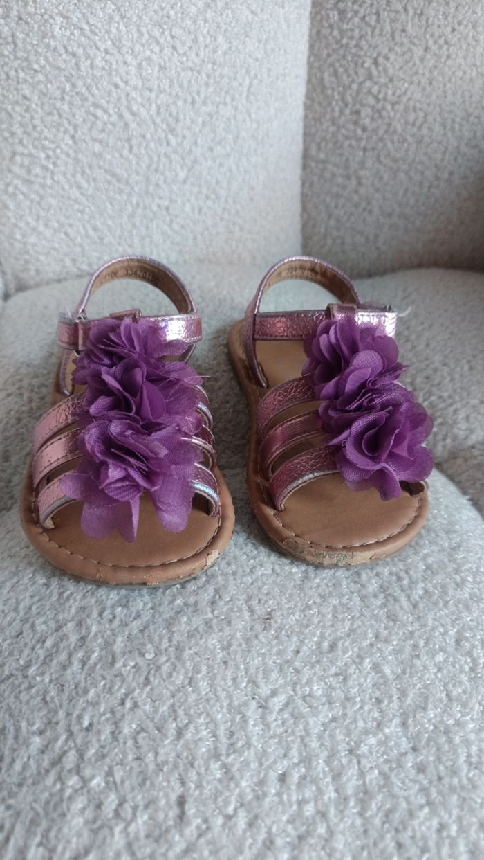 Sandales violette a fleur taille 22 Chaussea - photo numéro 3