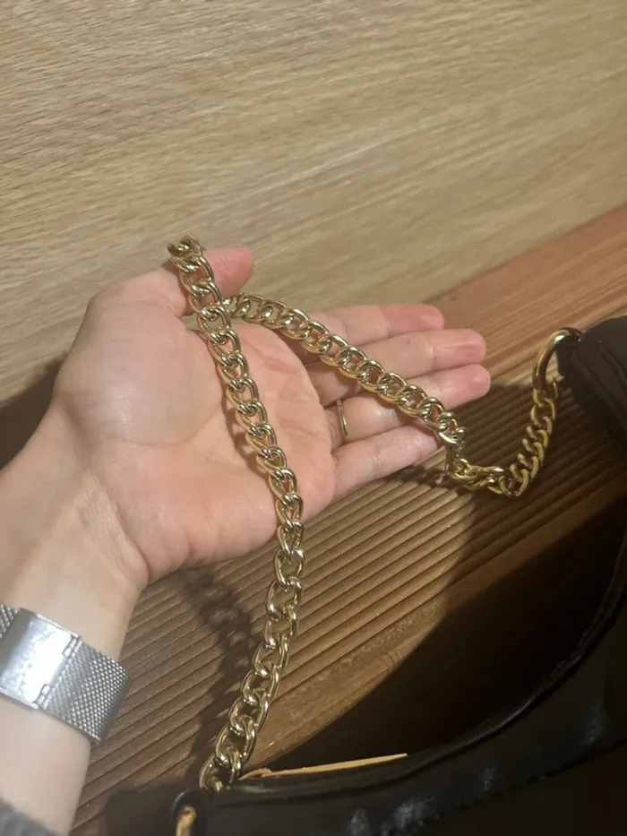 Sac à main avec chaîne dorée - photo numéro 2