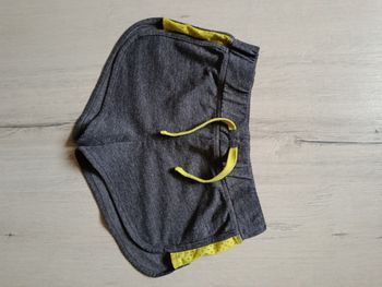 Short marque Kiabi taille 10 ans