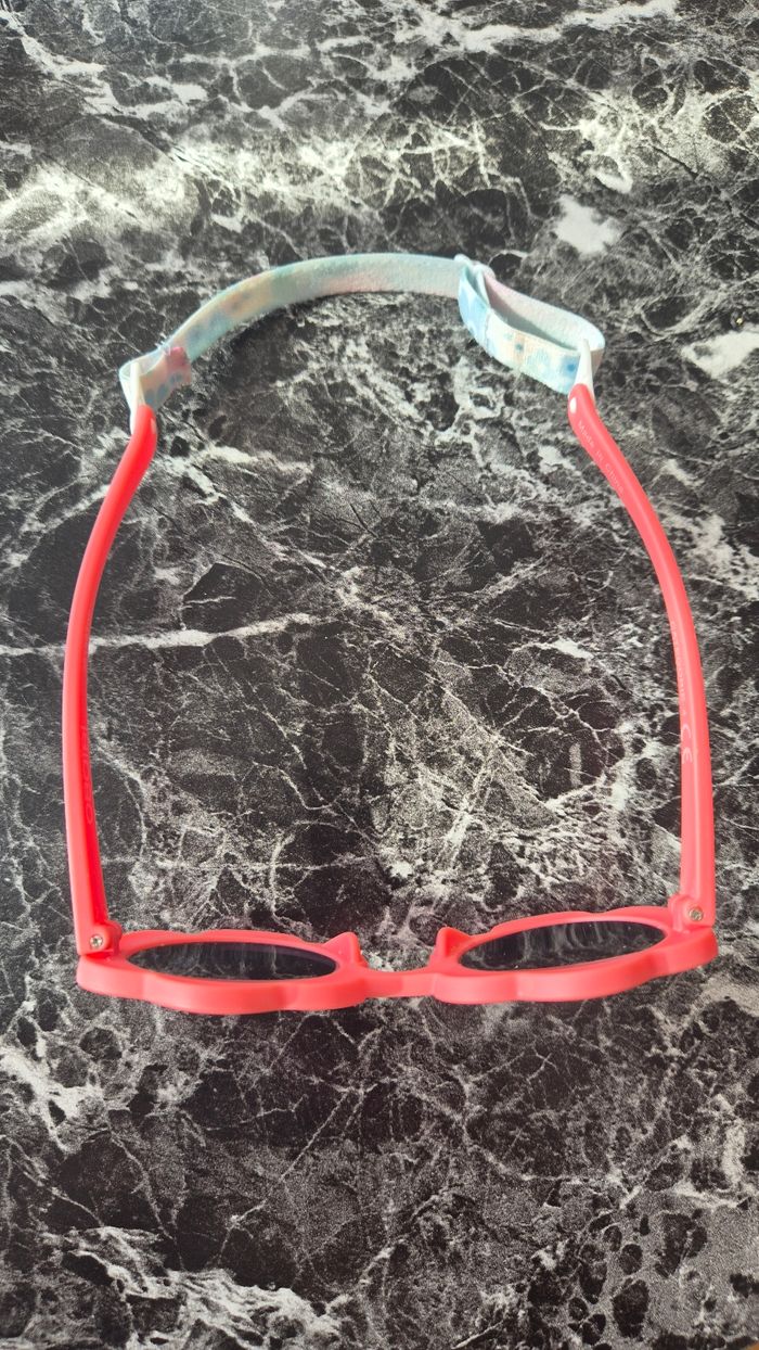 Lunettes de soleil fleurs bébé - photo numéro 2