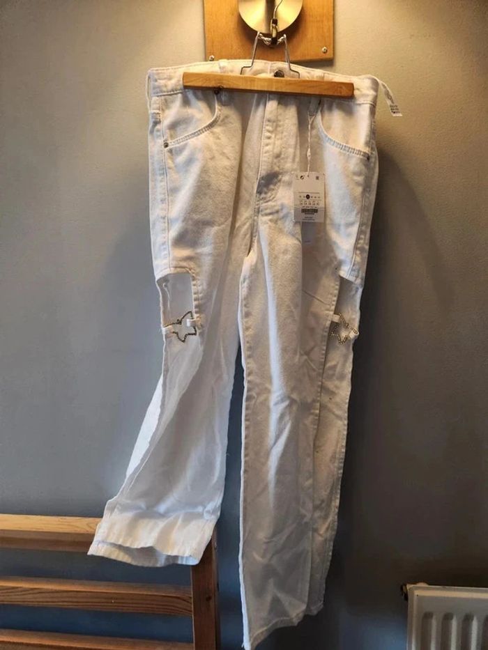 Jean Bershka blanc ouvert sur les côtés - photo numéro 2