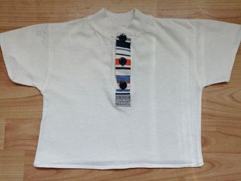 Ensemble Short,Blouson, tshirt,casquette 18 mois Studio 4