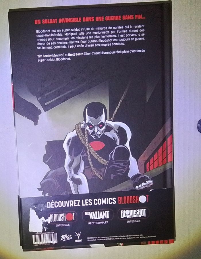 Bande dessinée cartonnée tome numéro un bloodshot - photo numéro 3