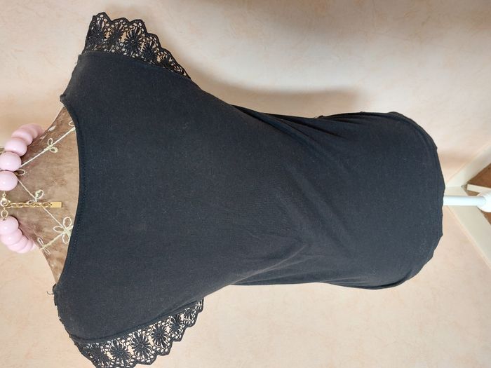 Top sans manches Stradivarius noir dentelle taille M - photo numéro 4