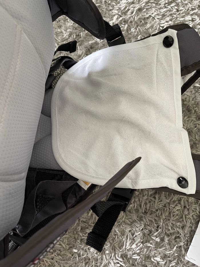 Porte bebe à capuche neuf - photo numéro 3