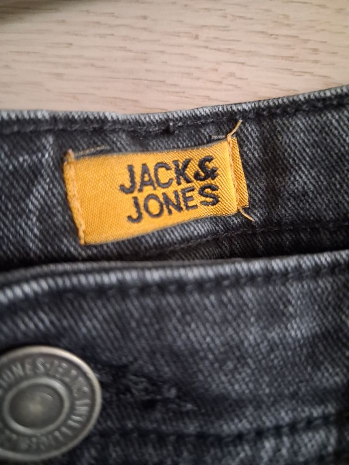 Jeans marque Jack et Jones - photo numéro 2