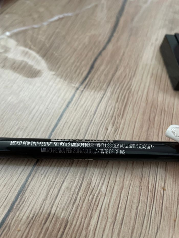 Lot de trois fardes à paupières et un crayon à sourcils. - photo numéro 3