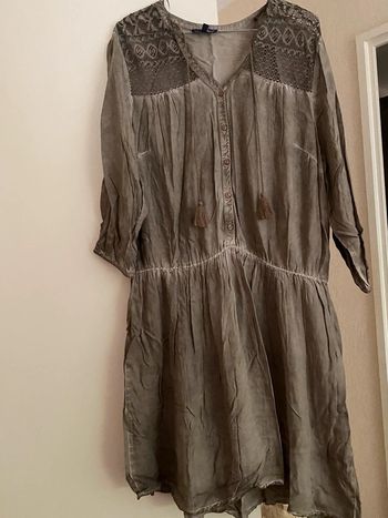 Robe Charles