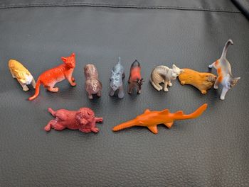 Lot de 10 petites figurines animaux