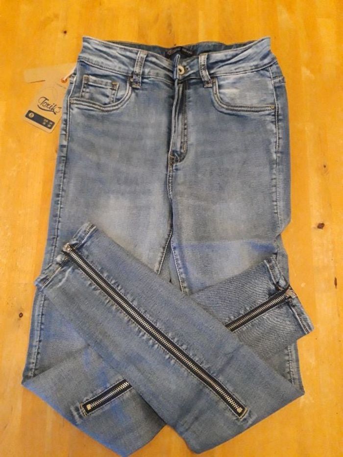 Jean slim neuf taille 36 marque toxik