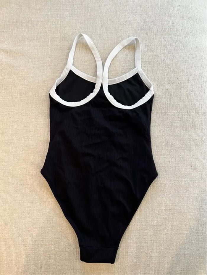 Maillot de bain une pièce neuf - photo numéro 3