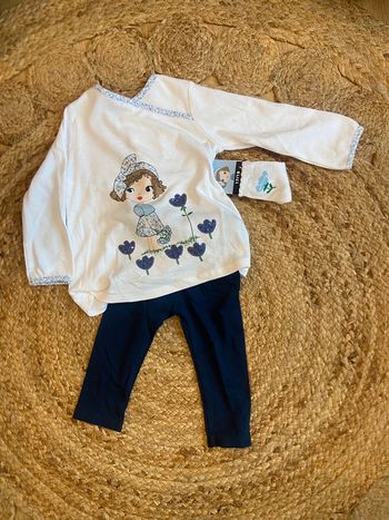 Ensemble avec chaussettes fille 12 mois neuf