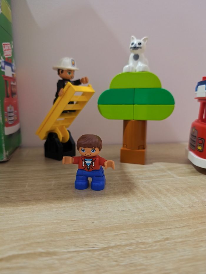Lego Duplo 10901 Le camion de pompier - photo numéro 3