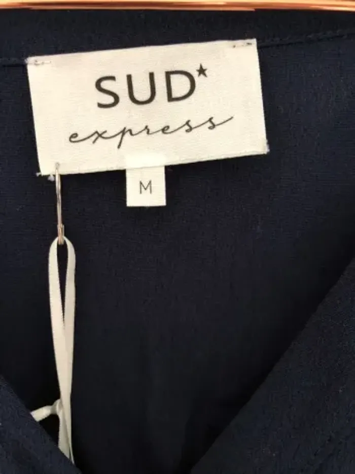 Robe bleu marine serrée à la taille et évasé en bas - photo numéro 2