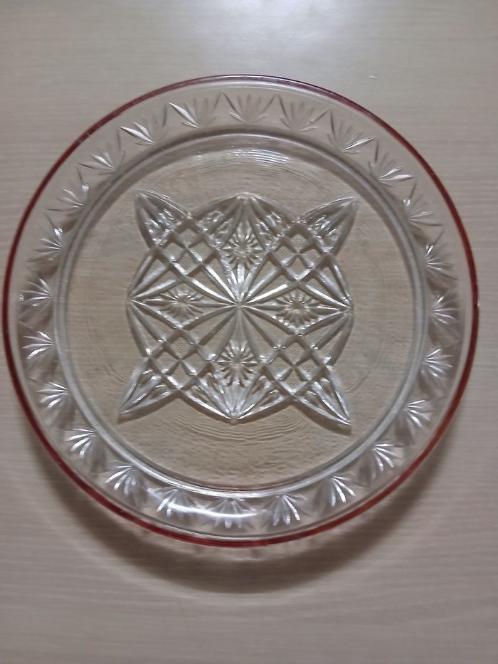 Plat rond en verre vintage motif feuilles mauve sur le rebord 23x23 cm - photo numéro 2